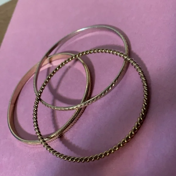 Three bracelets - Picture 7 of 8